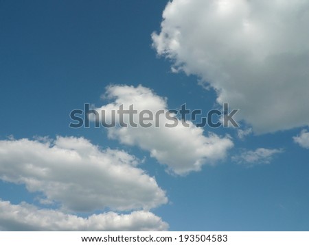 cloud on blue sky at sunny day