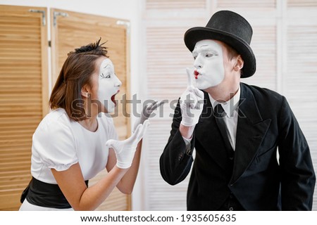 Two mime artists, secret lovers parody