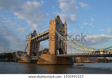 the famous london bridge in a summer day