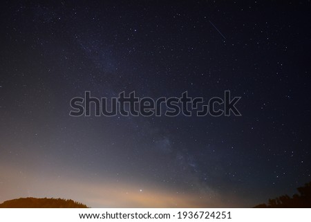Milky Way, Jupiter and Saturn in the night sky.