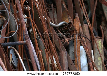 dump of rusty scrap metal