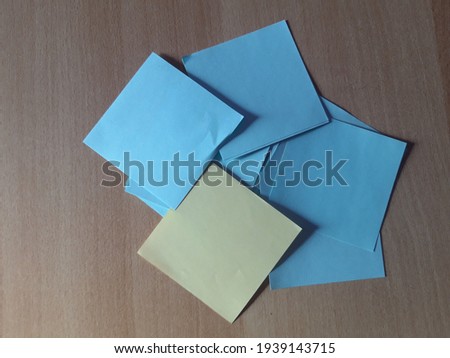 
Blank note cards, including a yellow one