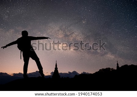 Travel and take photos at night on the stars of the mountains and the Milky Way in the sky.