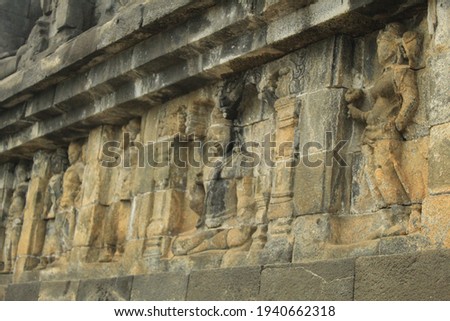 Picture of 1 of the wall of Borobudur Temple in magelang