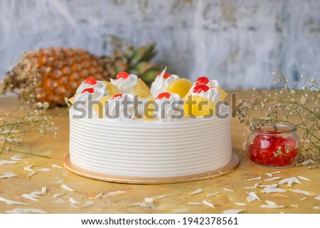 Delicious Round Vanilla Cake side view and white background. Images