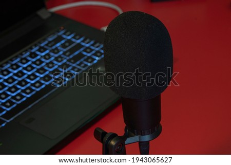 Microphone ready to register a podcast