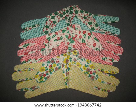 gloves for gardening and gardening