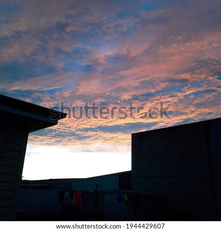 Austrailia's beautiful blue sky picture