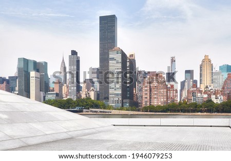 Manhattan skyline seen from Roosevelt Island, New York City, USA.
