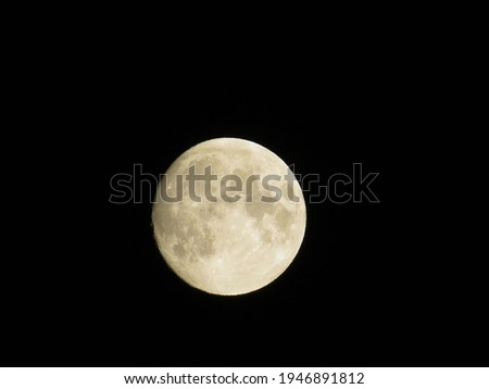 Full Moon in near plan