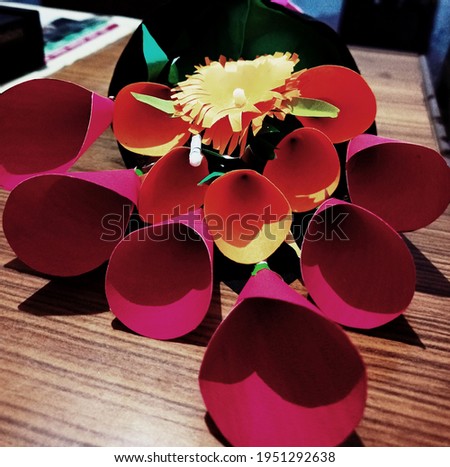 Paper Flower Bouquets Closeup Photos Beautiful Handmade Red Paper Rose Flowers Bouquet Images Easy and Simple Creative Art Pictures for any occassion or Home Decoration