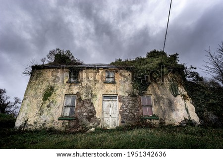 an old abandoned creepy house 