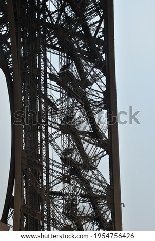 element of Eiffel Tower architecture
