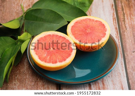 orange grapefruit, cut into round slices