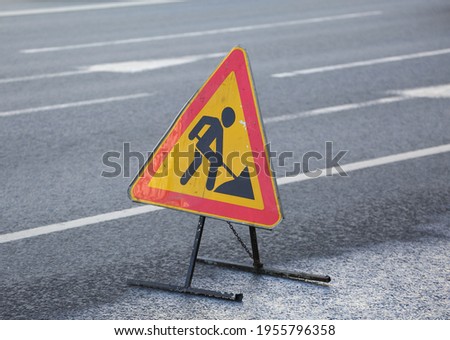 Portable road sign warning of road works