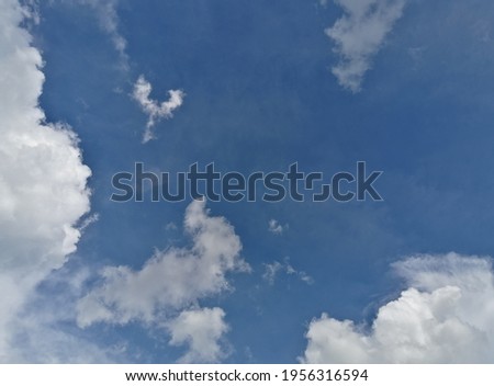 The white Cloud in Daylight, with the Bright Blue Sky