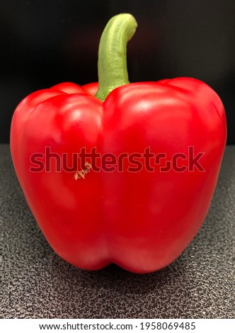 close up picture of a red bell pepper