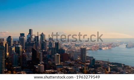 Seattle downtown skyline and Mt. Rainier, Washington, USA

