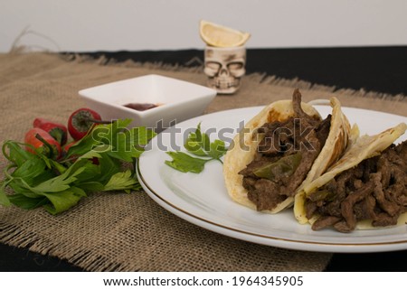 taco mexican delicious food tasty lunch weekend cuisine diner sauce meat vegetable  