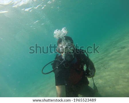 Underwater diving , Explorer people underwater