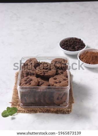Chocolate cookies. One of the favorite pastries from children to adults is a cookie made from chocolate
