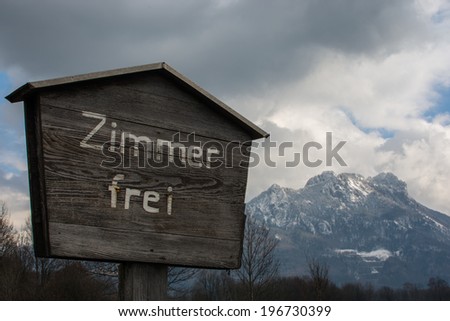 Zimmer frei sign in Austria winter