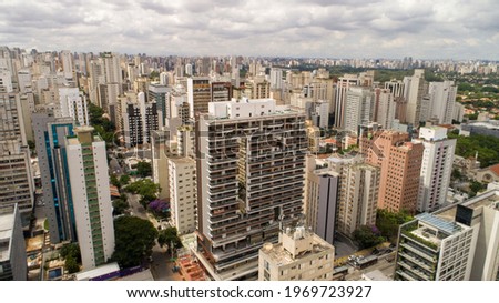 Building under construction in the Jardins region, São Paulo