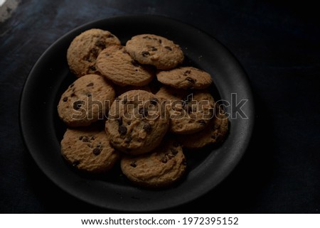 dark food photography of chocolate cookies
