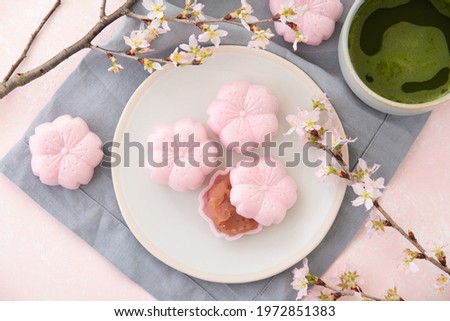 Monaka reflecting the image of cherry blossom petals. The monaka is a Japanese traditional cake