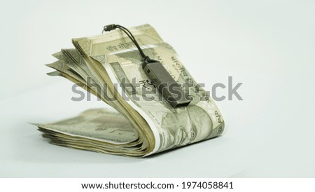 money and pen drive data thief image