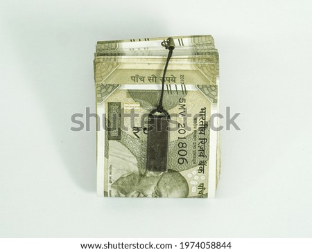 money and pen drive data thief image