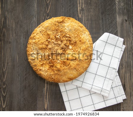 A homemade Dutch or crumble apple pie.