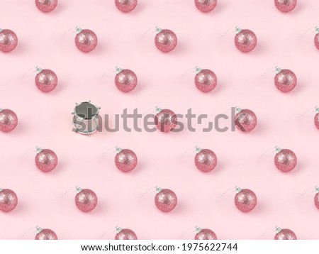 Christmas isometric Seamless New Year's Eve background with decorative balls and silver drum. Christmas and New Year concept