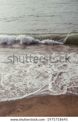 Picture of the sea and it's movement on the beach 
