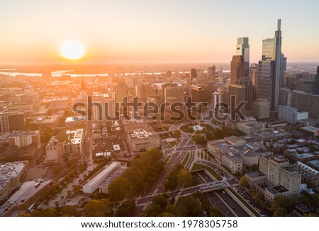 Philadelphia, Pennsylvania Sunset Skyline Cityscape with Skyscrapers and Clear Sunset Sky. Beautiful Sunset Light.