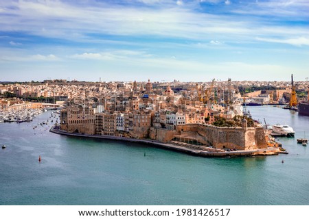 Valletta, Malta: View from Upper Barrakka Gardens. Birgu or Vittoriosa (one of the Three Cities at the Grand Harbour) dominates the picture.