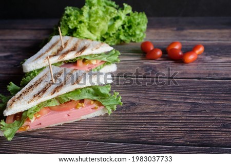 Sandwiches, a popular food that common people eat and are easy to find on the streets.