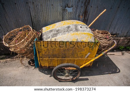 Tricycle garbage dumps and sold.