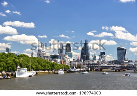 London across Thames river 