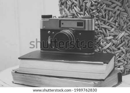 vintage camera black and white photo