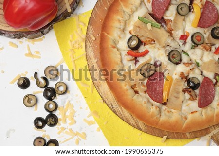 Pictures of high quality pizza, BBQ