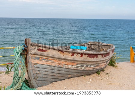 Picture of a floating fishing boat