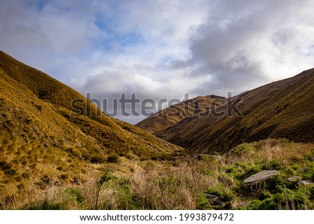Scenic Crown Ranges, Southern Alps, New Zealand, between Queenstown and Cardrona