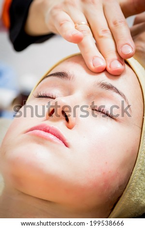 facial treatment in spa salon