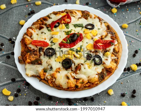 chilli paneer pizza medium size