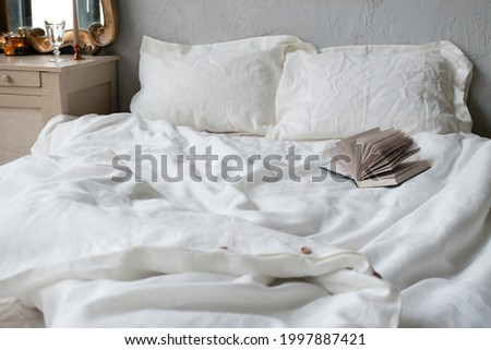 white bedcover eco-friendly linen bed line