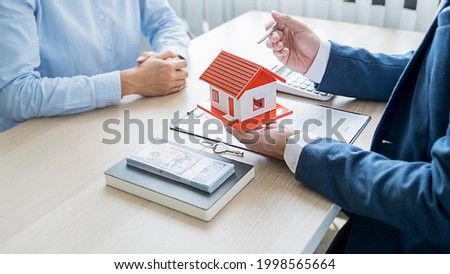 Real estate broker residential house and car rent listing contract.