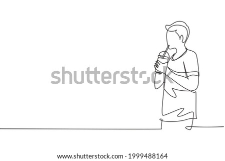 Continuous one line drawing side view of young adult man using straw and drinking smoothie juice from plastic cup. Make him refreshing in summer. Single line draw design vector graphic illustration