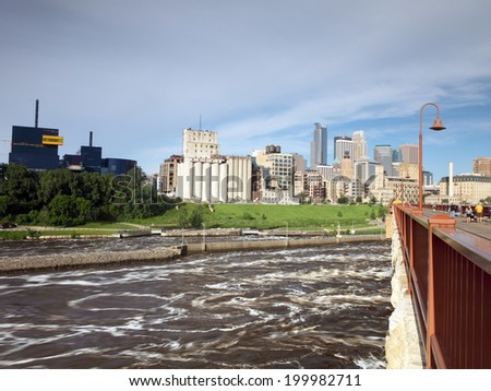 Downtown Minneapolis and Mississippi river