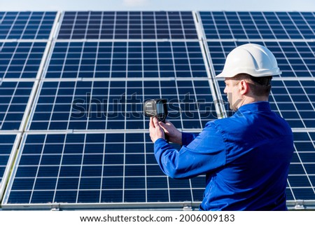 Inspector examination of photovoltaic modules using a thermal imaging camera